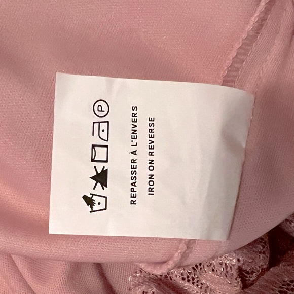 Beautiful pink lace dress. - Picture 7 of 8